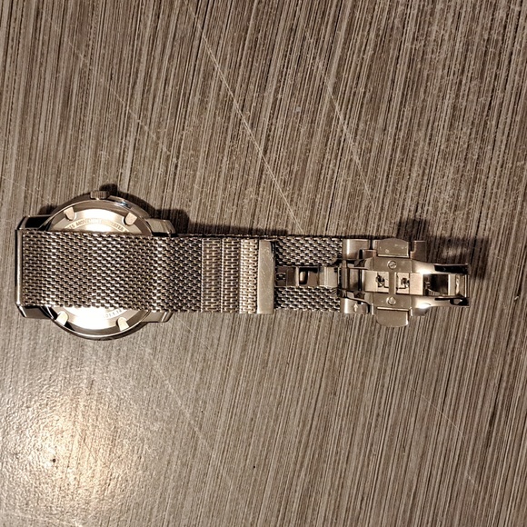 Watch - Picture 6 of 9